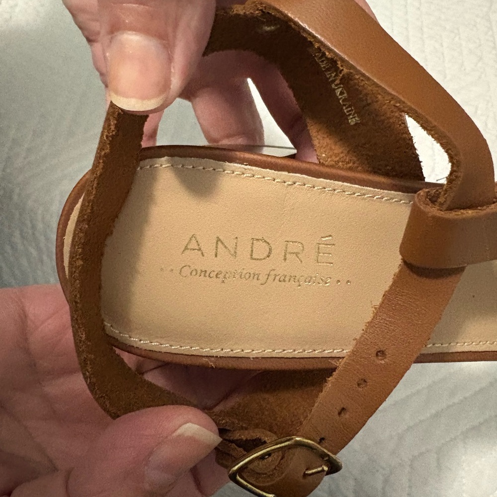 André Brown and Gold Sandals with Ankle Strap. Size 38 (8) - Picture 2 of 3